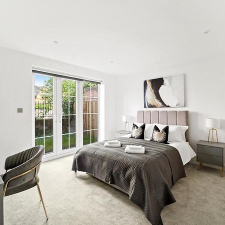 Drake House Apt 3 In Staines - Free Parking - Heathrow - Thorpe Park 外观 照片