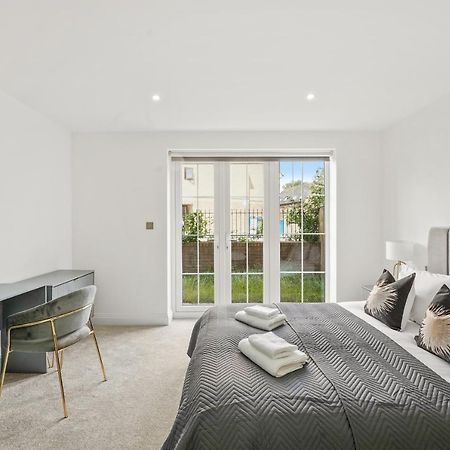 Drake House Apt 3 In Staines - Free Parking - Heathrow - Thorpe Park 外观 照片