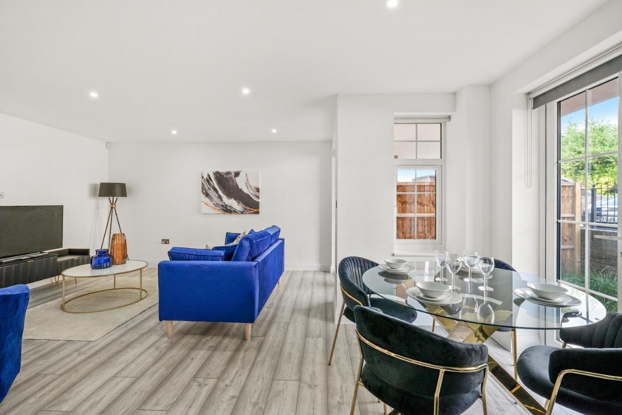 Drake House Apt 3 In Staines - Free Parking - Heathrow - Thorpe Park 外观 照片